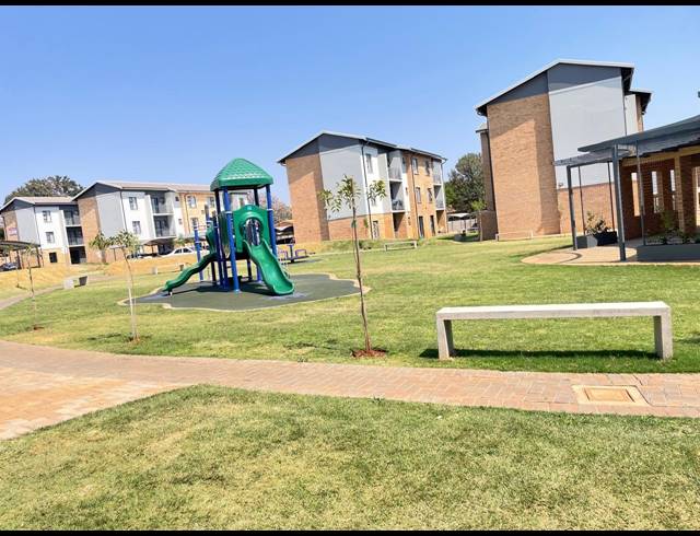 2 BEDROOM DUPLEX FOR SALE IN SINOVILLE